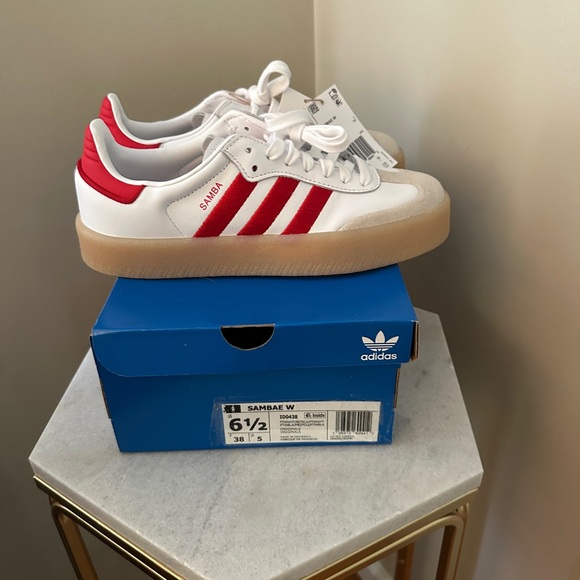 Adidas Red and White Adidas Sambae with Gum Sole - Picture 5 of 11